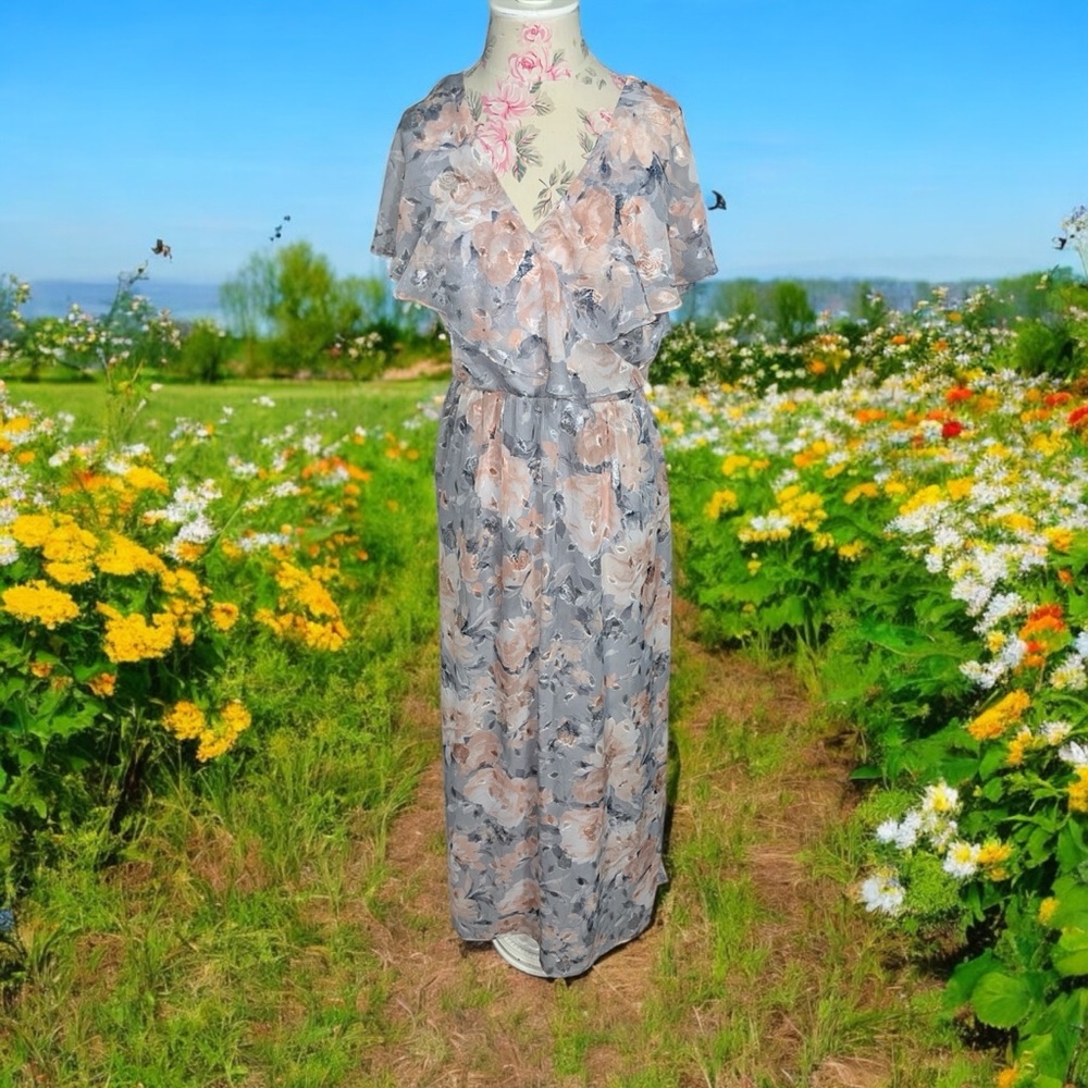 Floral Maxi Dress in Gray and Cream